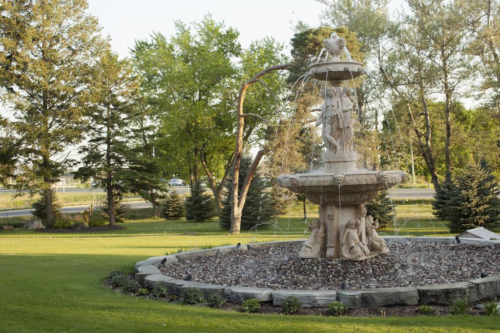 Elm Hurst Inn & Spa Ingersoll Buitenkant foto