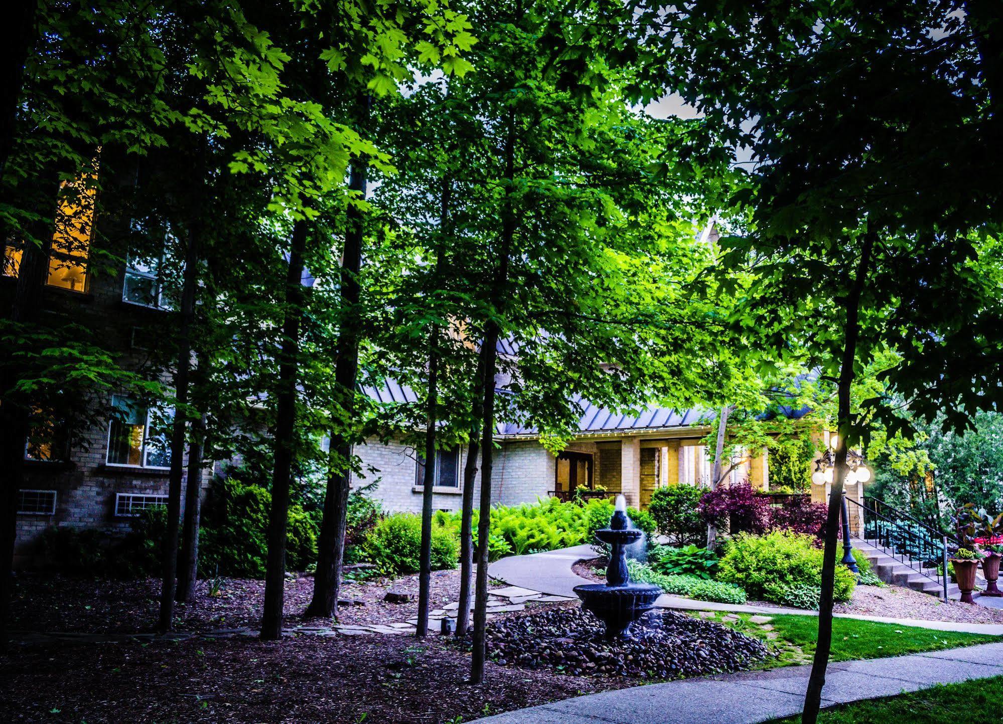 Elm Hurst Inn & Spa Ingersoll Buitenkant foto